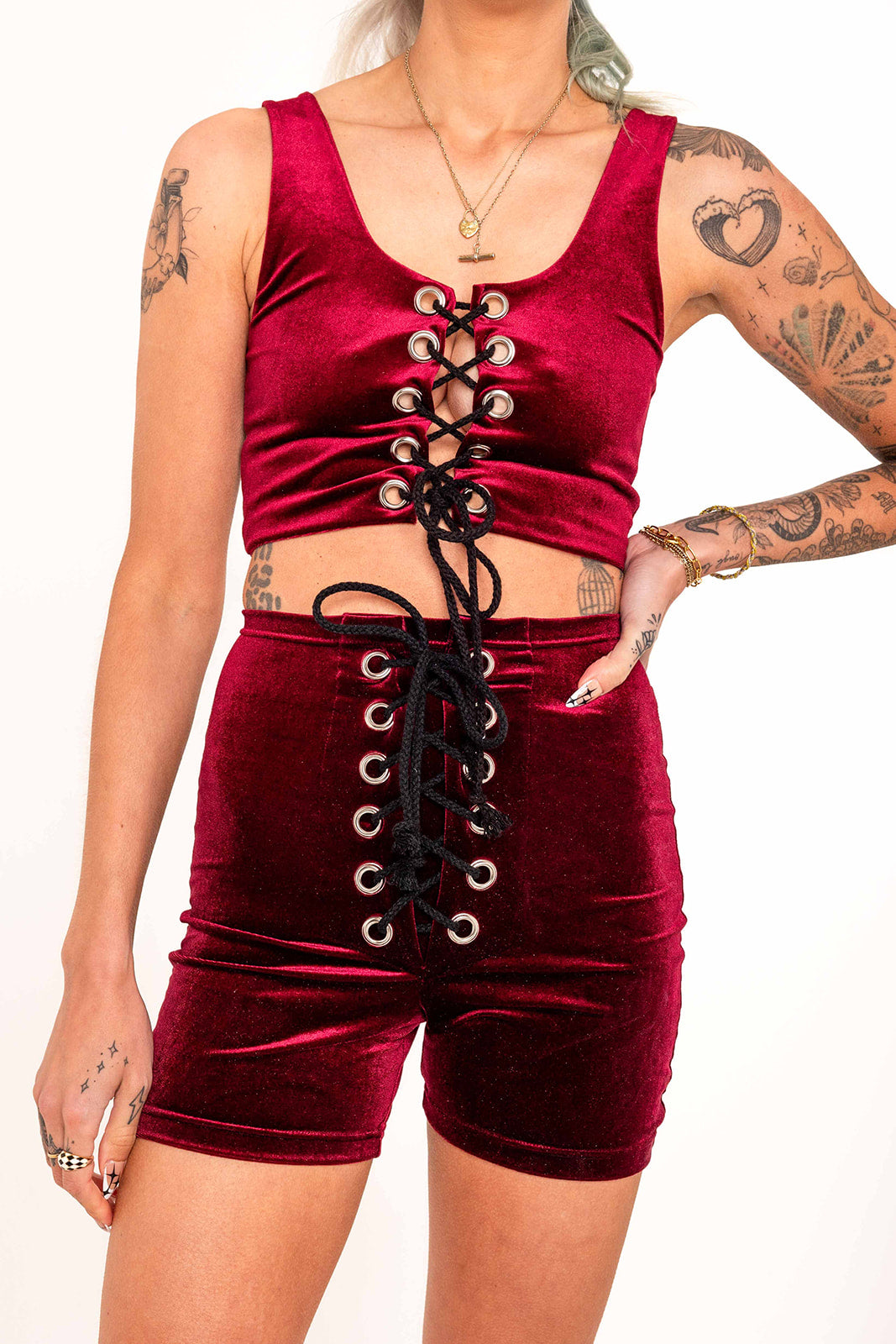 Stevie Shorts in Wine