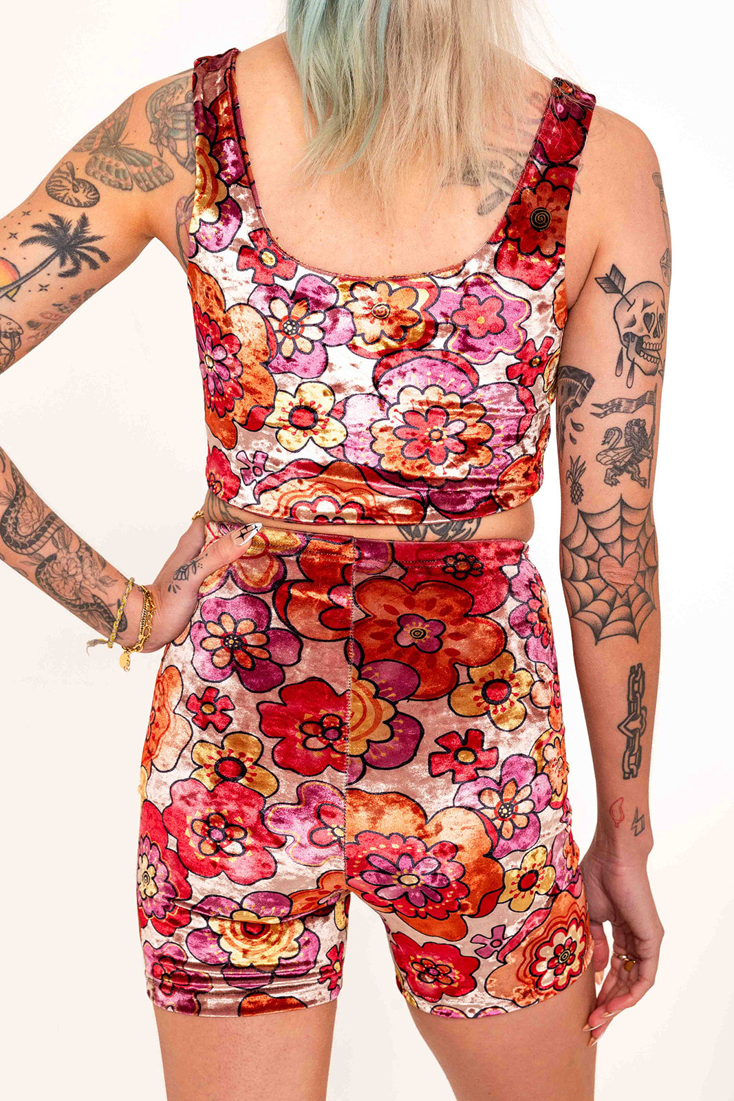 Stevie Shorts in Crushed Velvet - Woodstock