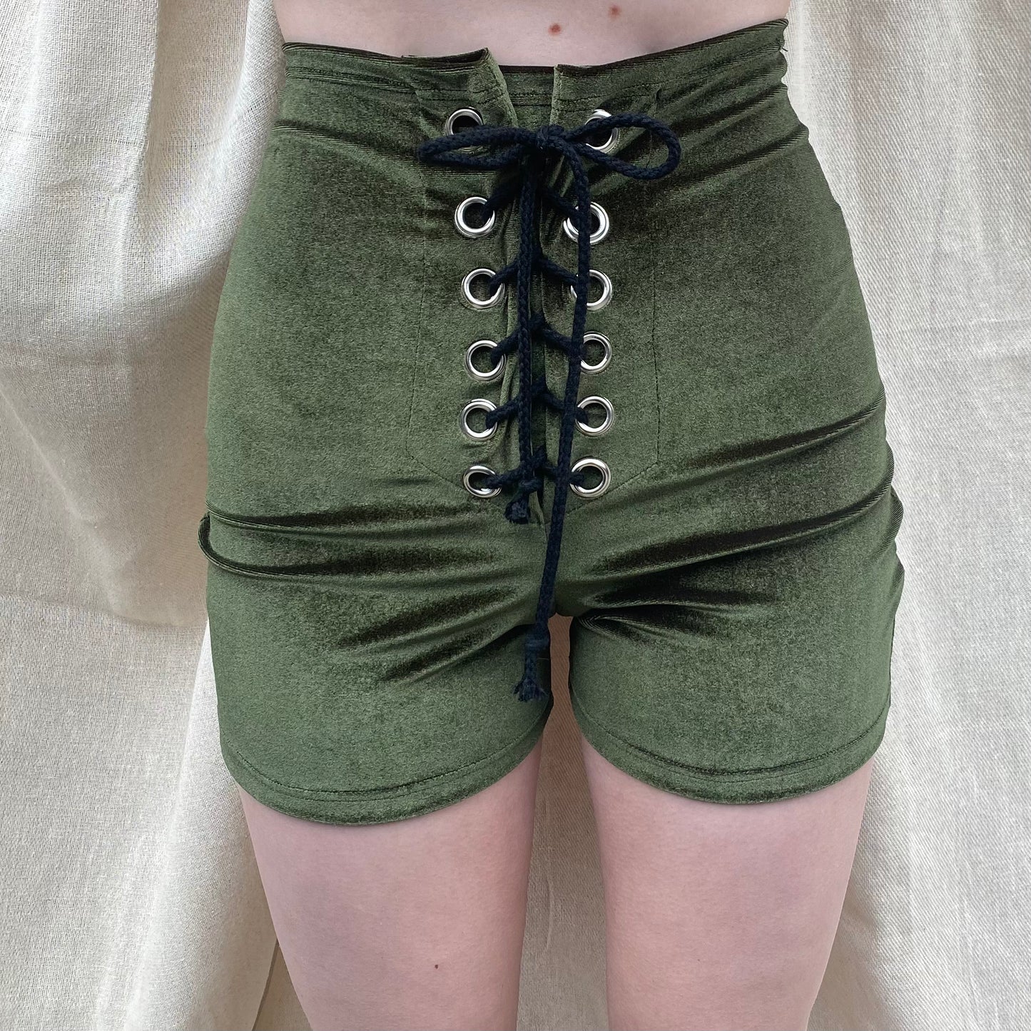 Stevie Shorts in Olive