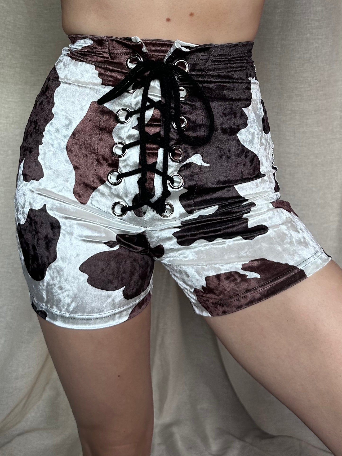 Stevie Shorts in Brown Cow