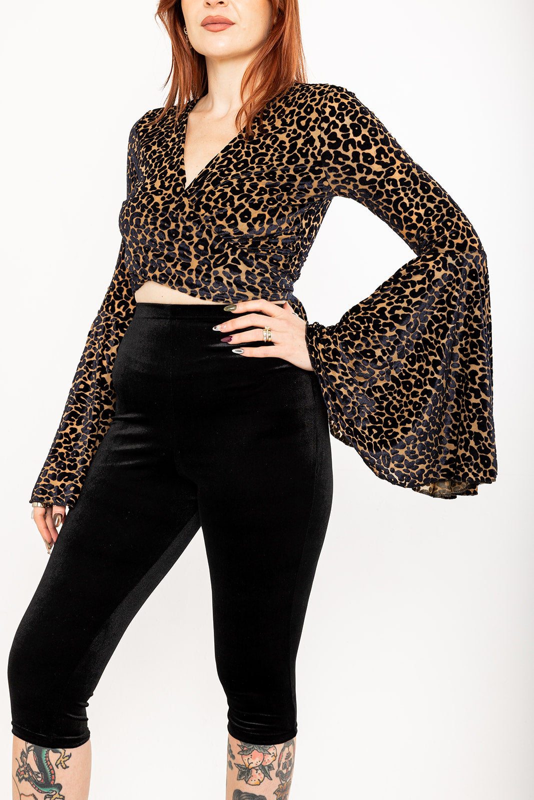 Bell sleeve wrap top - EXCLUSIVE - Leopard burn-out - Black / Nude