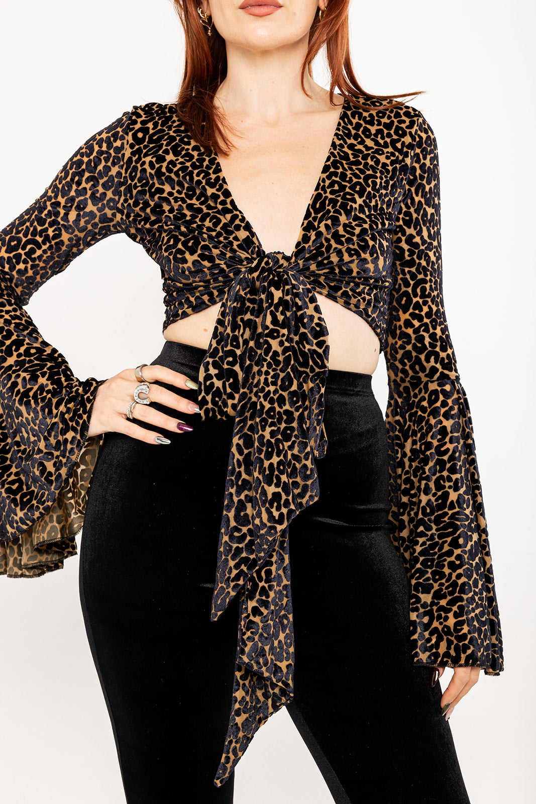 Bell sleeve wrap top - EXCLUSIVE - Leopard burn-out - Black / Nude