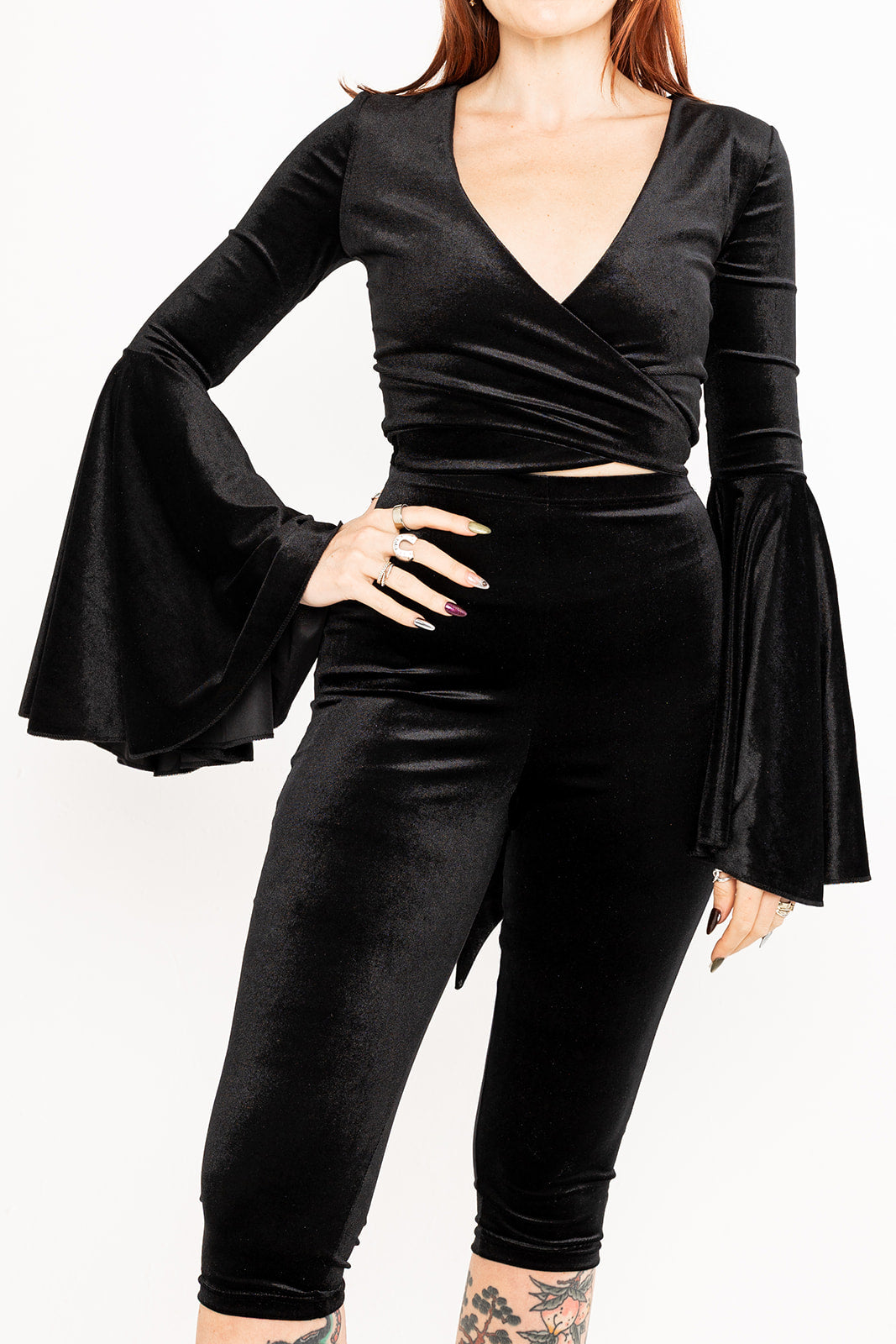 Bell sleeve wrap top - Black velvet