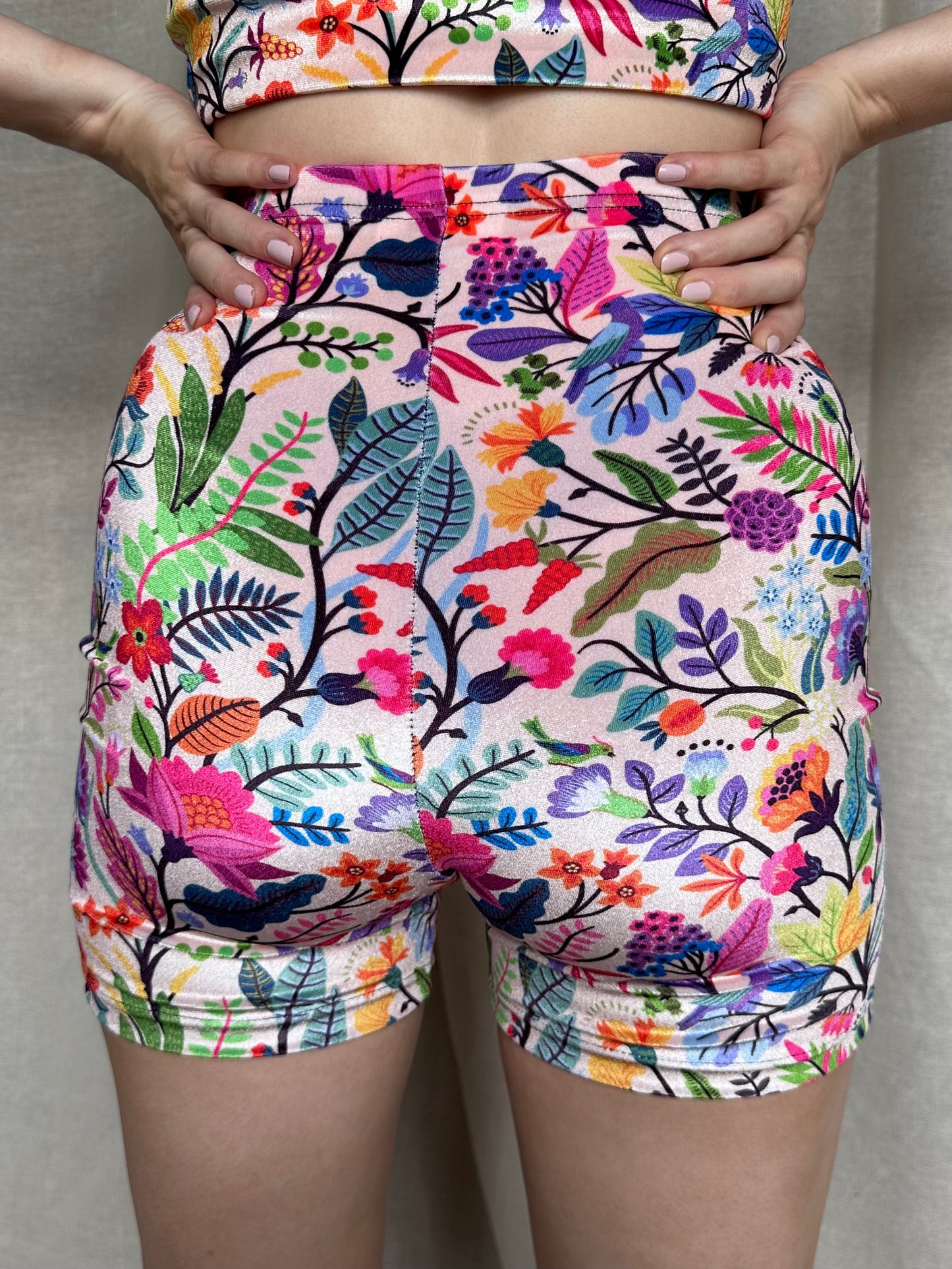 Stevie Shorts in Rainbow Floral