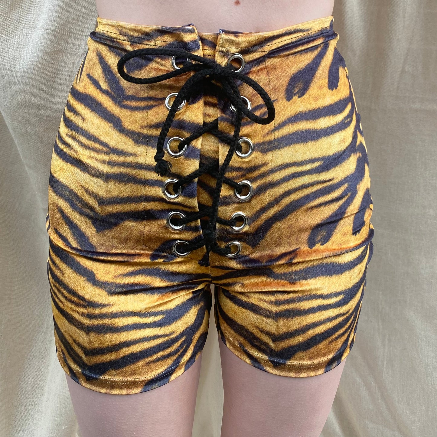 Stevie Shorts in Mustard tiger