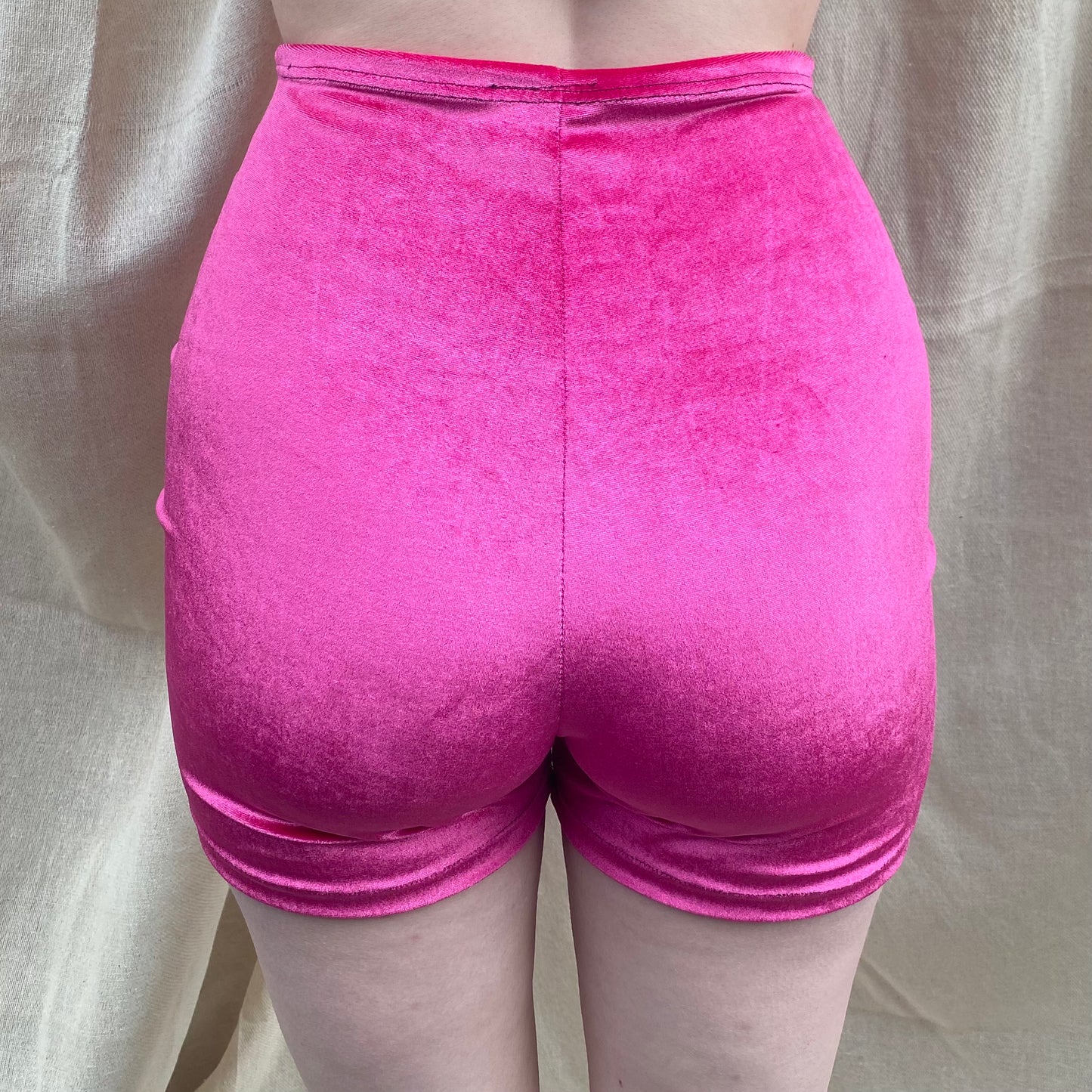 Stevie Shorts in Hot Pink